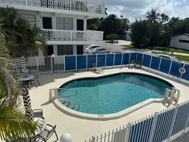 11685 Canal Dr in North Miami, FL - Building Photo - Building Photo