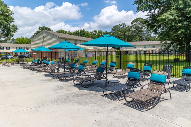 Brynn Marr Village offering 1, 2 and 3 bed... in Jacksonville, NC - Building Photo - Building Photo