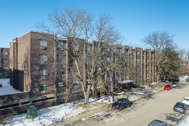 Pueblo Commons Condominiums in Chicago, IL - Building Photo - Building Photo