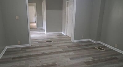 832 S Pershing Ave, Unit 832 South Pershing Ave in Indianapolis, IN - Foto de edificio - Building Photo