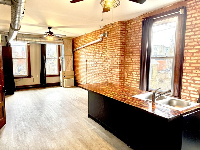 2141 S Marshall Blvd in Chicago, IL - Building Photo - Building Photo