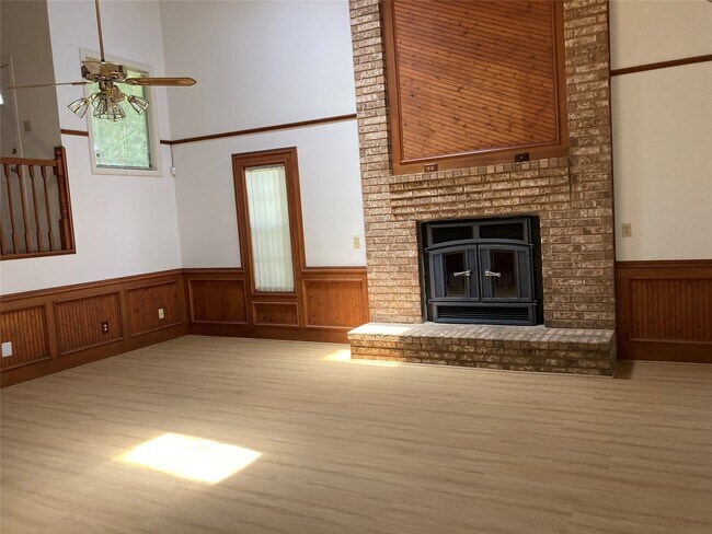 property at 554 Harbor Dr