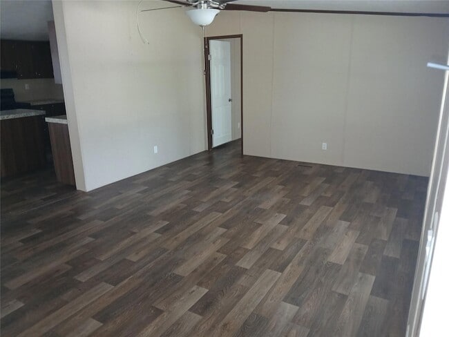 7070 FM1115 in Flatonia, TX - Building Photo - Building Photo