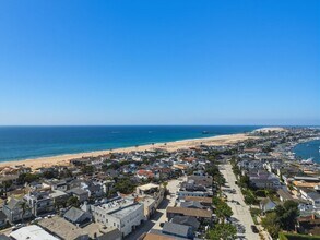 1530 Miramar Dr in Newport Beach, CA - Building Photo - Building Photo