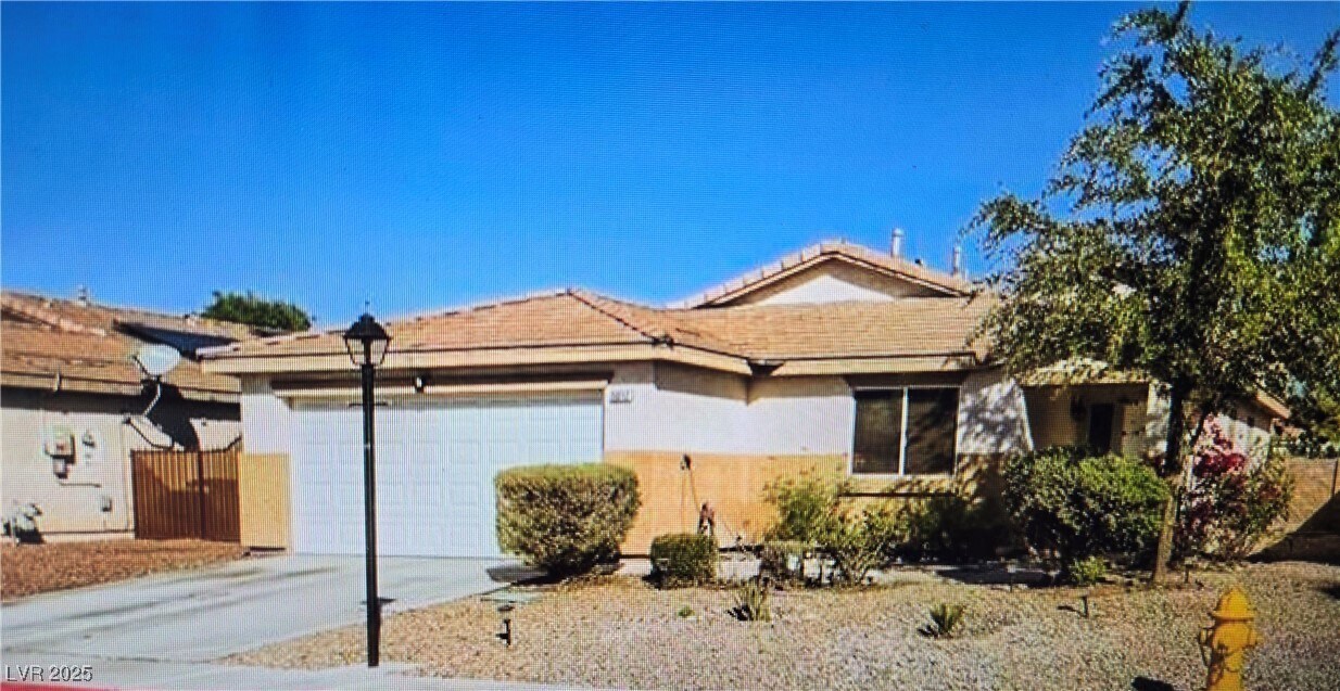 5012 River Splash Ave in Las Vegas, NV - Building Photo