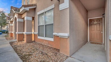 18023 Villa Creek Dr in Tampa, FL - Building Photo - Building Photo