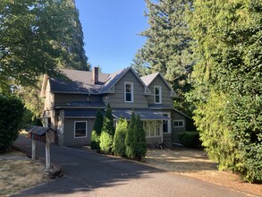 Custer Apartments in Portland, OR - Building Photo - Building Photo