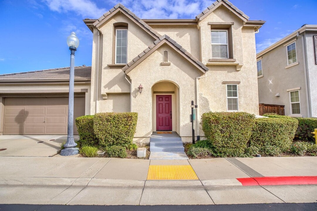 8580 Cortina Cir in Roseville, CA - Building Photo