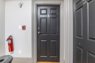 303 Islington St in Portsmouth, NH - Building Photo - Building Photo