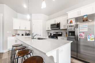 16104 S Bodmin Way in Bluffdale, UT - Building Photo - Building Photo