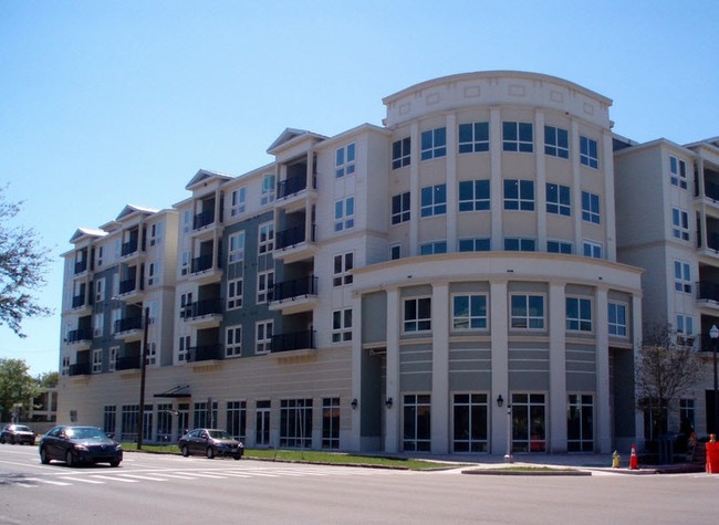 Harbour's Edge in St. Petersburg, FL - Building Photo - Building Photo