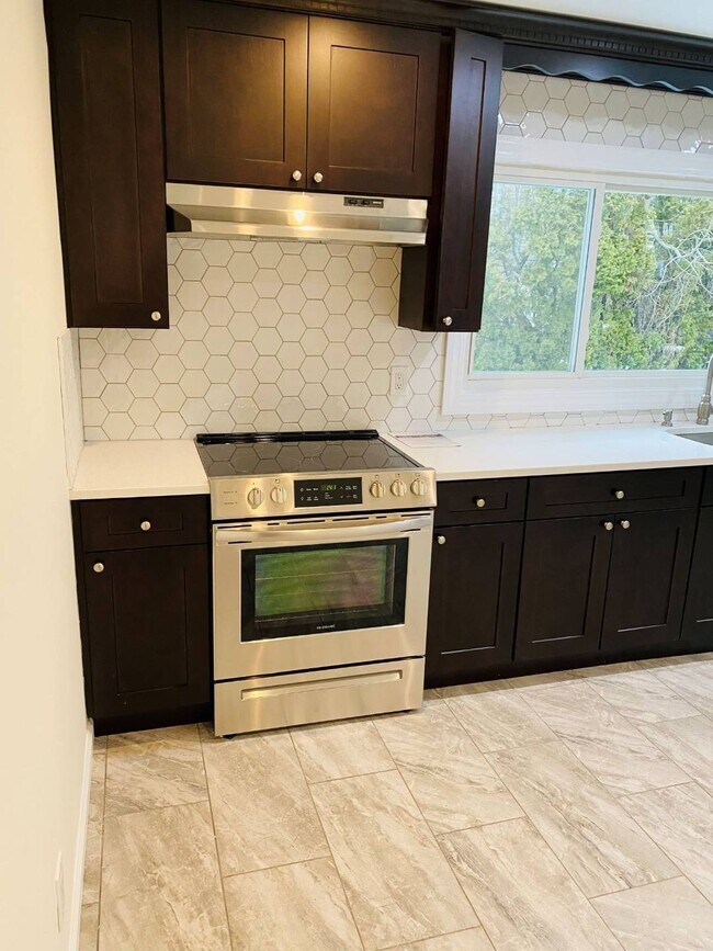 0 Elm Ave in Glen Cove, NY - Building Photo - Building Photo