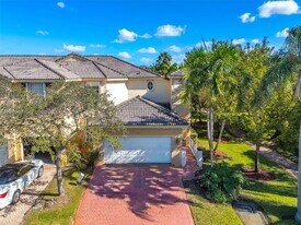 5505 NW 112th Path in Doral, FL - Building Photo