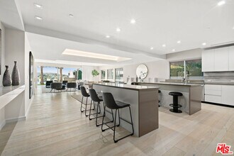 2391 Roscomare Rd in Los Angeles, CA - Building Photo - Building Photo