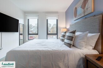 39 Railroad Ave, Unit 327 in Haverhill, MA - Building Photo - Building Photo