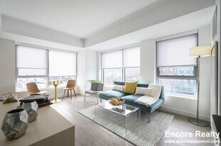 425 Massachusetts Ave in Cambridge, MA - Building Photo