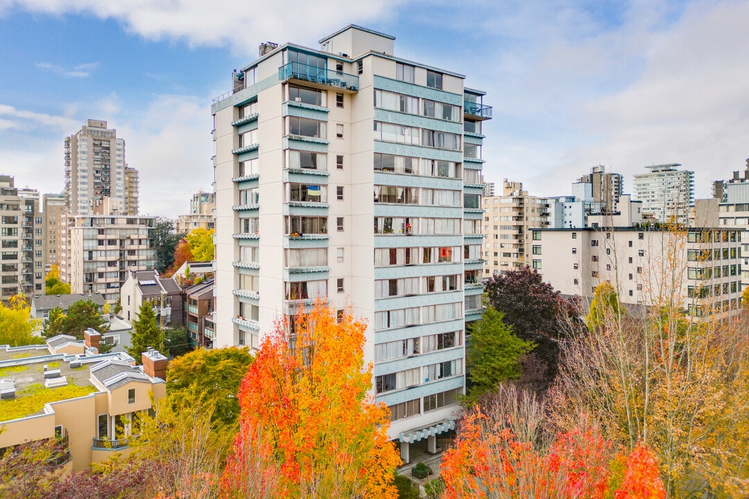 Coast Park in Vancouver, BC - Building Photo