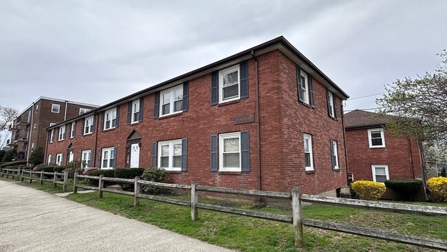 property at 915 Hancock St