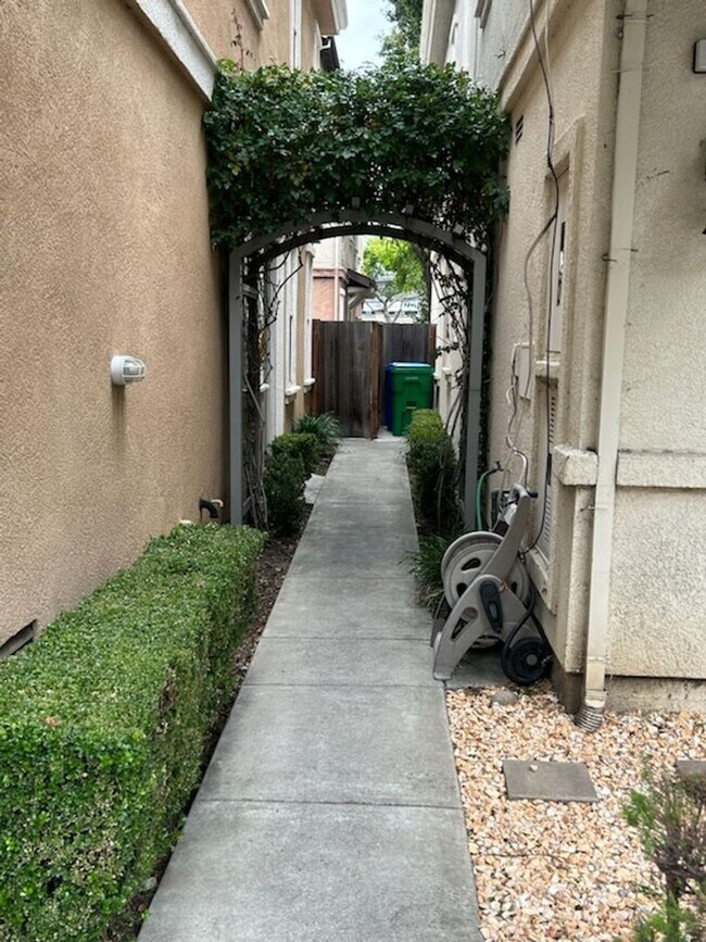 615 Heritage Cir in San Lorenzo, CA - Building Photo - Building Photo