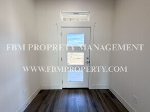 903 Sunrise Ave in Ennis, TX - Building Photo - Building Photo