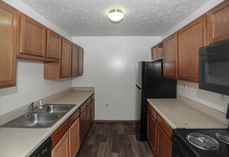 Granton Place Apartments in Marion, IN - Building Photo - Interior Photo