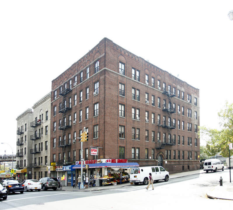 1950 Bryant Ave in Bronx, NY - Foto de edificio