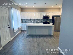 4009 W 17th St-Unit -A in Little Rock, AR - Foto de edificio - Building Photo