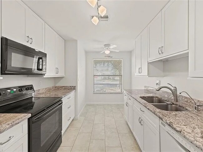 10578 Quincy Ct in Lehigh Acres, FL - Building Photo - Building Photo