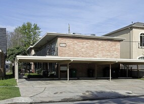 River Oaks in Houston, TX - Building Photo