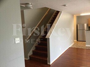 1210 Larks Trace Ln in Houston, TX - Foto de edificio - Building Photo