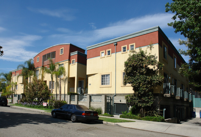 4311 Alcove Ave in Studio City, CA - Foto de edificio - Building Photo