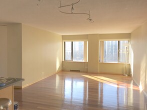 19 S 1st St, Unit B507 in Minneapolis, MN - Building Photo - Building Photo