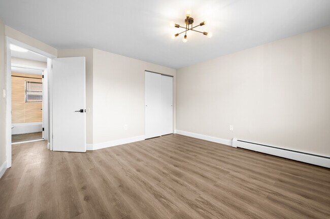 10 Henderson Dr, Unit 7 in East Hartford, CT - Foto de edificio - Building Photo