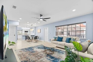 2424 NE 9th St in Fort Lauderdale, FL - Building Photo