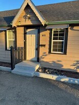 1001-1021 SE Chicago St in Albany, OR - Building Photo