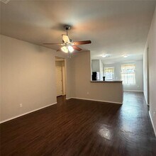 2044 Autumn Way in Mustang, OK - Building Photo - Building Photo