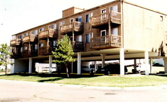 Chambers Ct. West Apartments