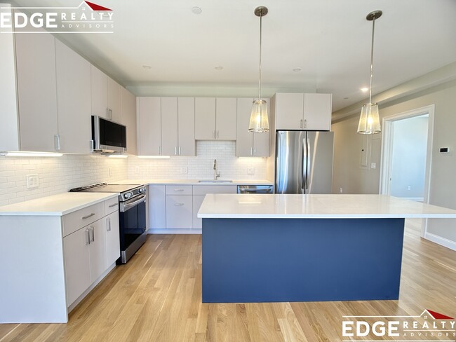 49 Waverly St, Unit 2