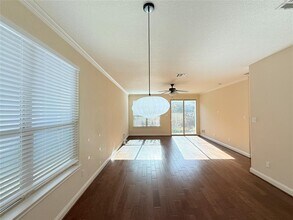 2505 Amur Dr in Austin, TX - Building Photo - Building Photo