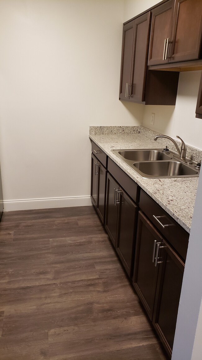 Westminster Village - Affordable Housing in Lexington, KY - Foto de edificio - Building Photo