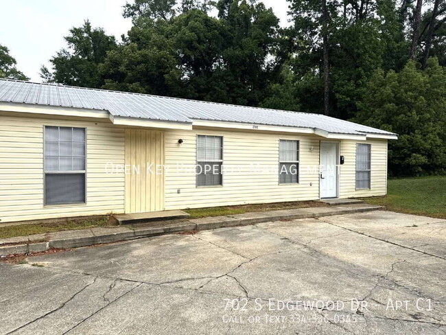 property at 702 S Edgewood Dr