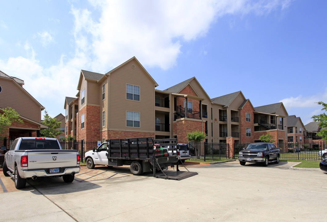 Settlers Ranch in Houston, TX - Building Photo