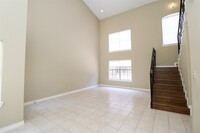 7521 Country Club Dr in Laredo, TX - Foto de edificio - Building Photo