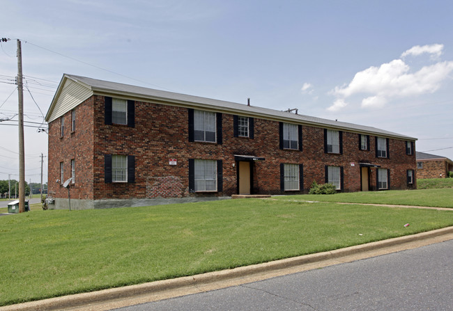 3737-3741 Hillbrook Rd in Memphis, TN - Foto de edificio - Building Photo