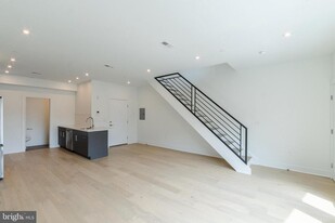 125 South St in Philadelphia, PA - Building Photo