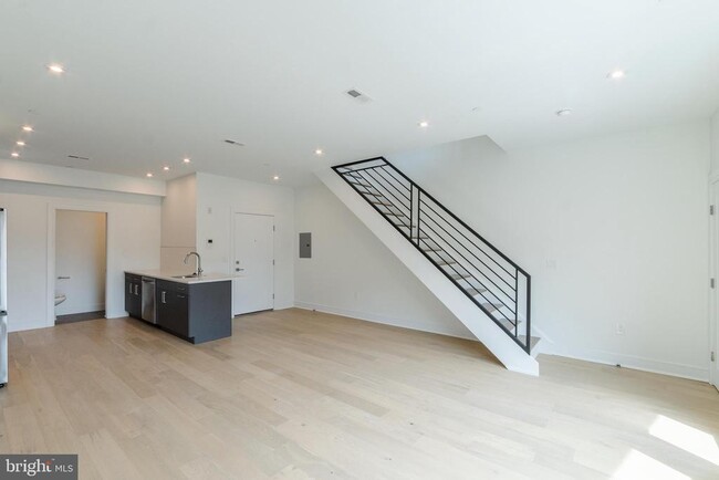 property at 125 South St