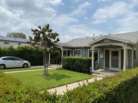 959 N Hobart Blvd in Los Angeles, CA - Building Photo
