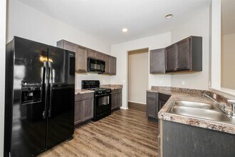 9117 SW 55th St in Oklahoma City, OK - Building Photo - Building Photo