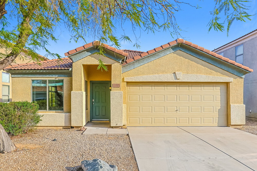 1944 W Vineyard Plains Dr in San Tan Valley, AZ - Building Photo