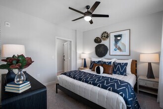 Bainbridge Mallard Creek in Charlotte, NC - Foto de edificio - Building Photo